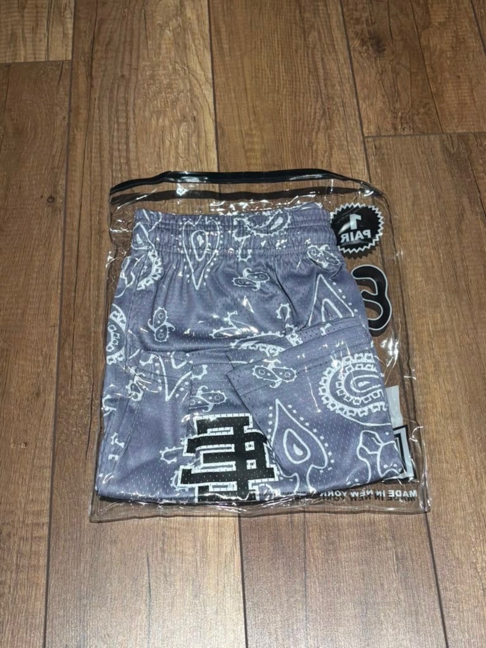 Eric Emanuel EE Gray Paisley Bandana Mesh Shorts Brand New - Picture 11 of 11